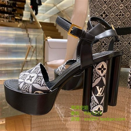 Louis Vuitton Color matching design with height 11.5cm