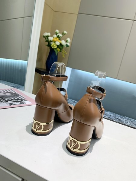 Louis Vuitton Bliss calfskin shoes Monogram lacquered canvas