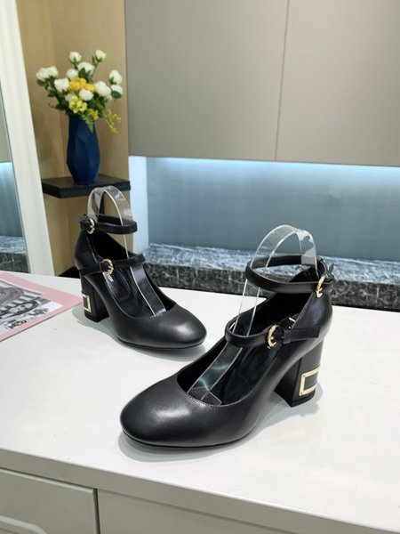 Louis Vuitton Bliss calfskin shoes Monogram lacquered canvas