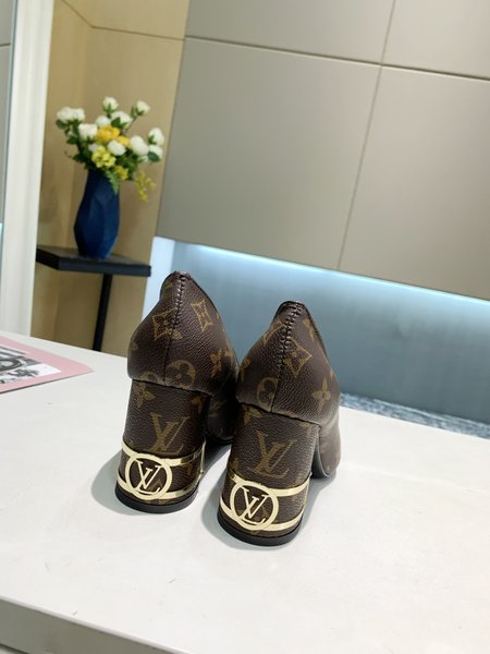 Louis Vuitton Bliss calfskin shoes Monogram lacquered canvas