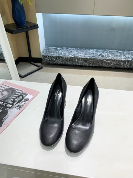 Louis Vuitton Bliss calfskin shoes Monogram lacquered canvas