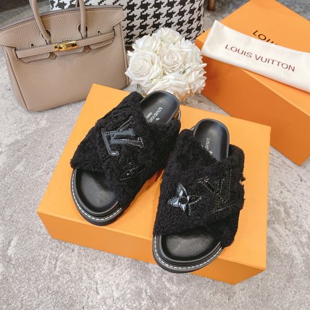 Louis Vuitton Floral wool slippers