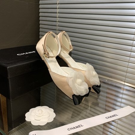 Chanel Exquisite retro shoes in silk fabric