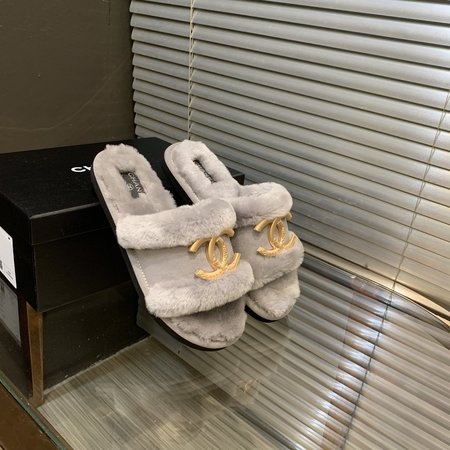Chanel wool slippers