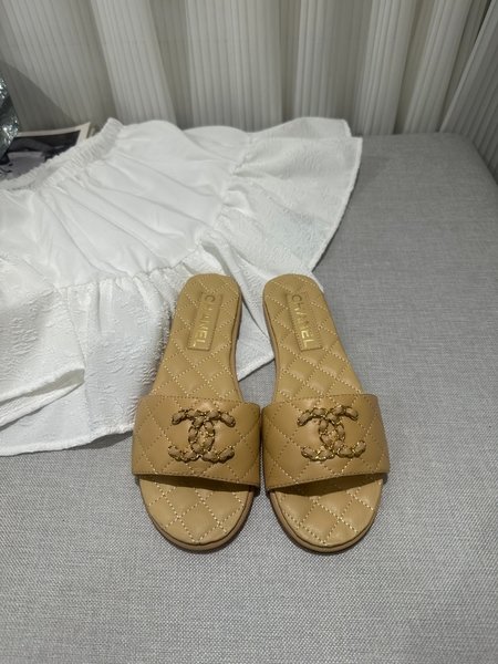 Chanel leather slippers