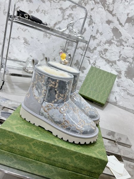 Gucci Embroidery craft snow boots