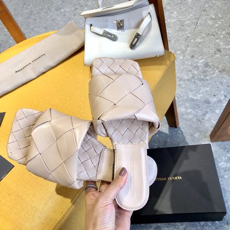 Bottega Veneta Woven slippers