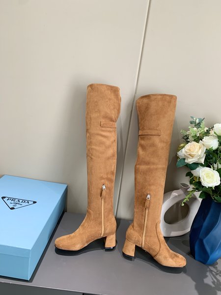 Prada Suede boots sheepskin lining