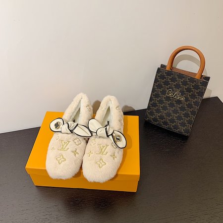 Louis Vuitton Wool shoes