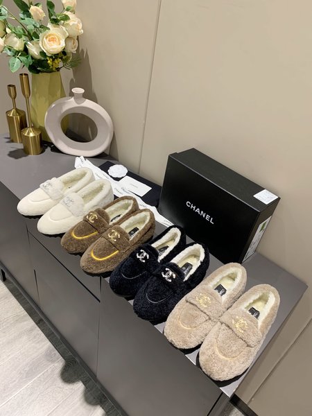 Chanel Fur shoes wool lining