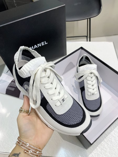 Chanel CC Logo sneakers