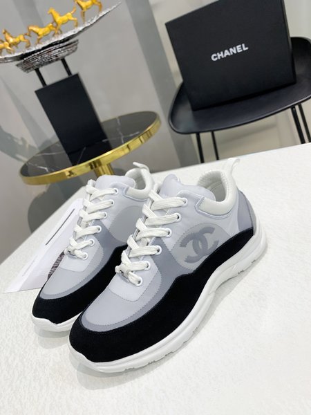 Chanel CC Logo sneakers