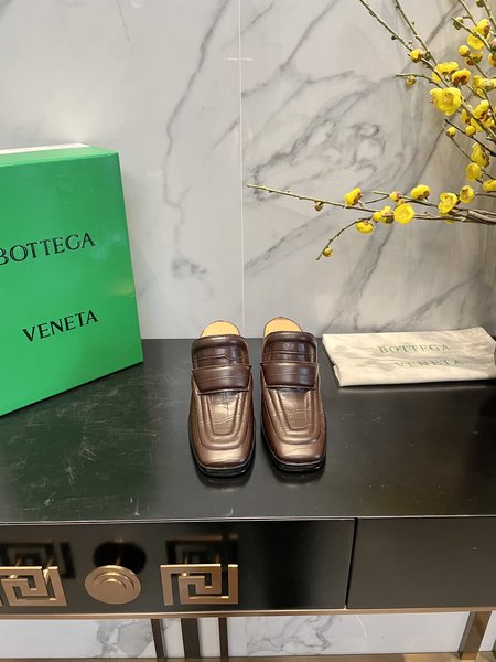Bottega Veneta Muller slippers