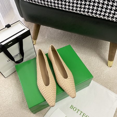 Bottega Veneta Sheepskin classic style