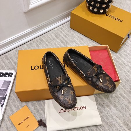 Louis Vuitton Classic casual all-match Monogram loafers