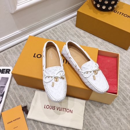 Louis Vuitton Classic casual all-match Monogram loafers