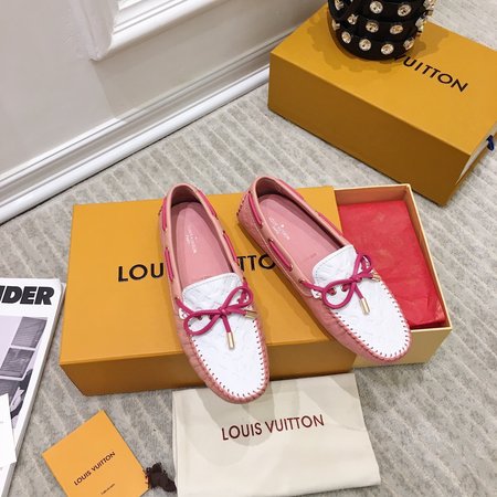 Louis Vuitton Classic casual all-match Monogram loafers