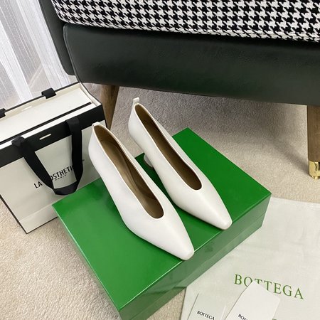 Bottega Veneta Sheepskin classic style