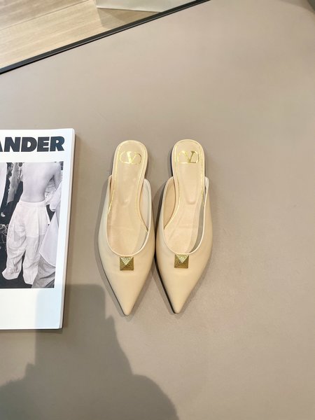 Valentino Metal rivet diamond high heels