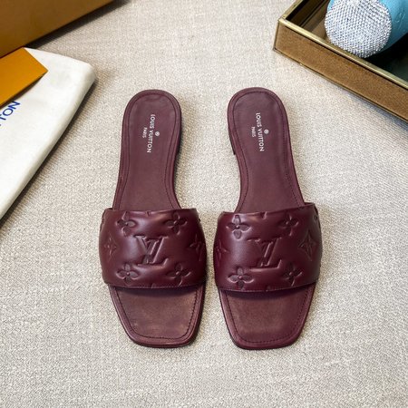 Louis Vuitton Sheepskin flat shoes slippers