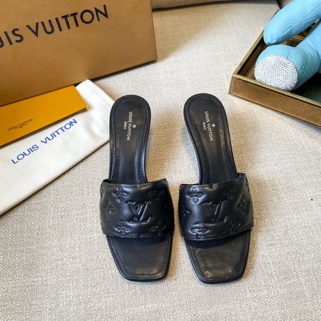 Louis Vuitton Sheepskin flat shoes slippers
