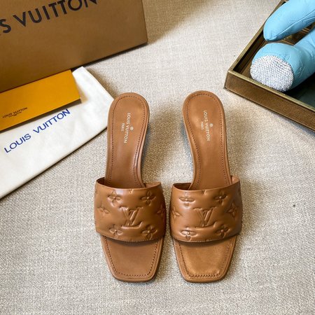 Louis Vuitton Sheepskin flat shoes slippers