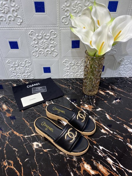 Chanel Round head wooden slippers round head