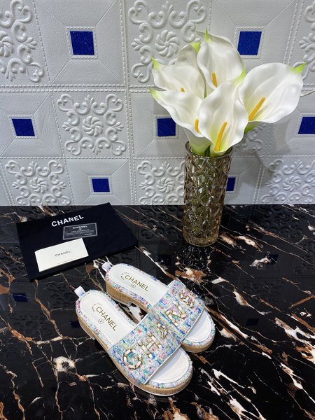 Chanel Round head wooden slippers round head