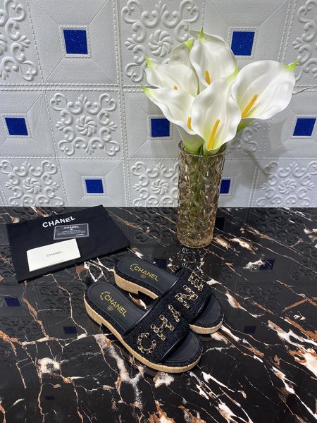 Chanel Round head wooden slippers round head