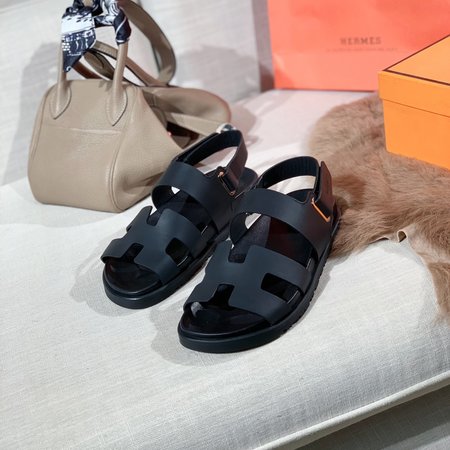 Hermes Chypre sandals