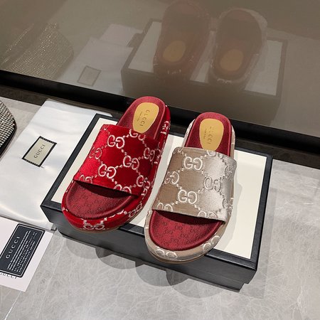 Gucci Thick-soled slippers velvet fabric embroidered printing