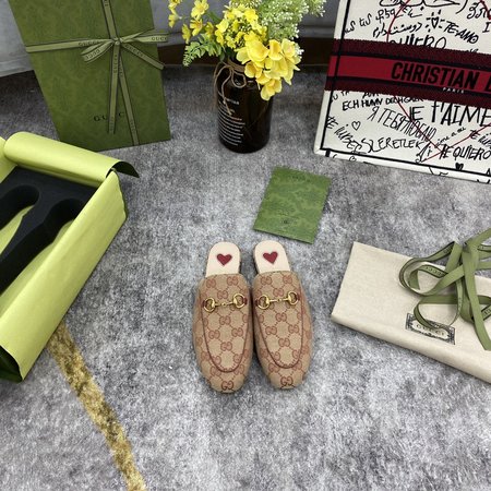 Gucci Cloth slippers