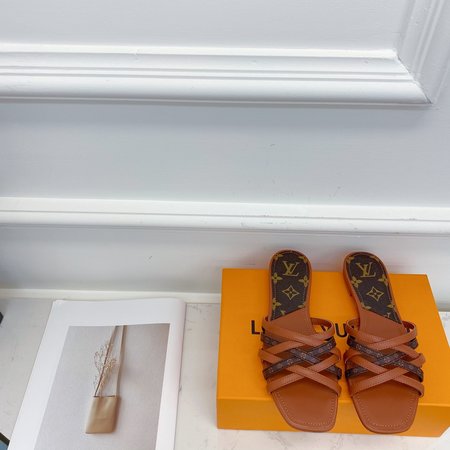 Louis Vuitton Slippers low heel sandals