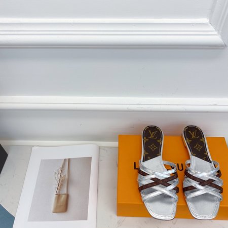Louis Vuitton Slippers low heel sandals