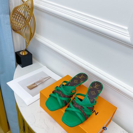 Louis Vuitton Slippers low heel sandals