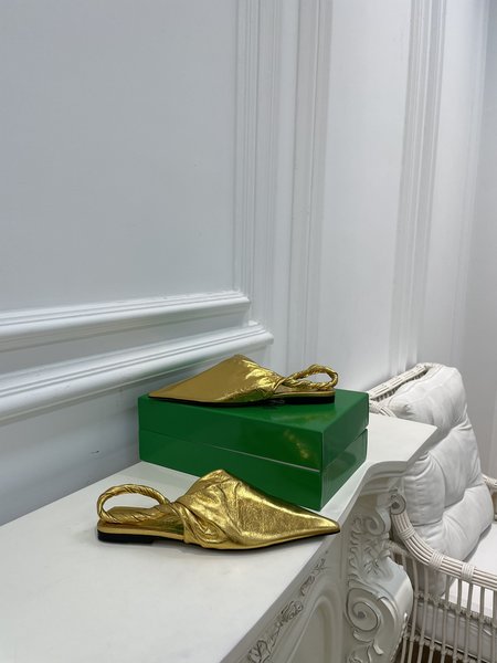 Bottega Veneta BV kelp sandals collection