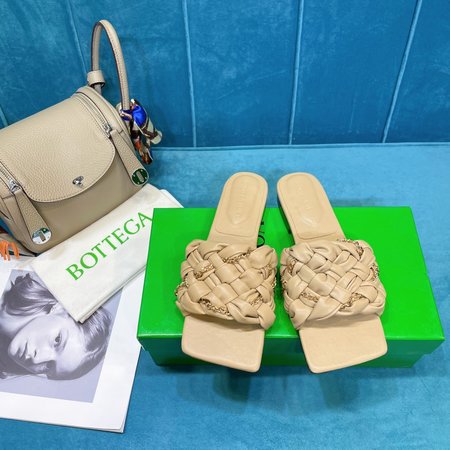 Bottega Veneta Woven soft leather slippers