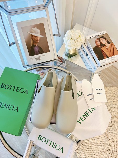 Bottega Veneta Pop jelly rain boots