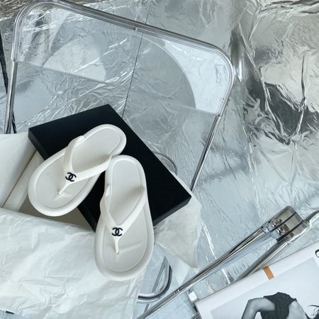 Chanel Vantage used beach slippers
