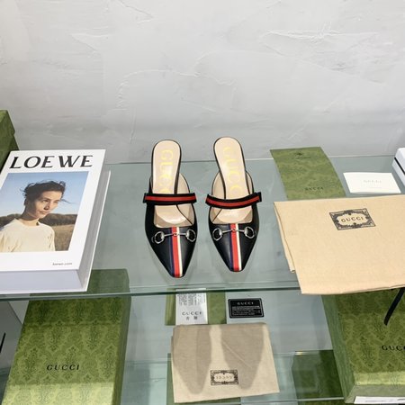 Gucci Strap slippers leather