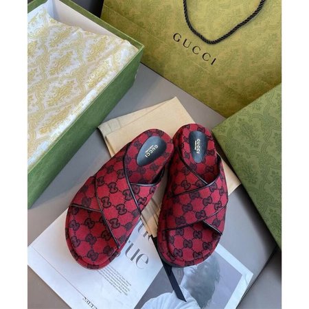 Gucci Jacquard technology and special printing technology for thick-soled slippers