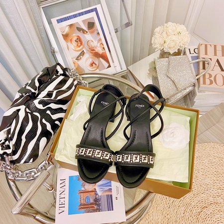 Fendi FF sandals cowhide material sheepskin lining