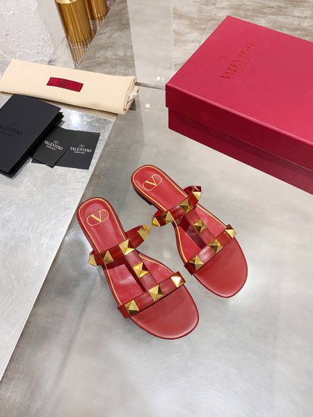 Valentino Hollow design with classic rivet block heel sandals