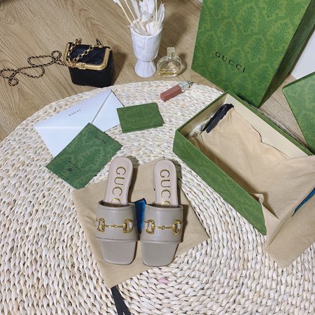 Gucci New slippers classic GG buckle