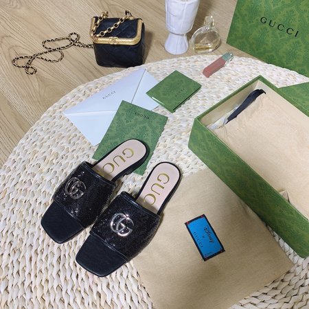Gucci New slippers classic GG buckle