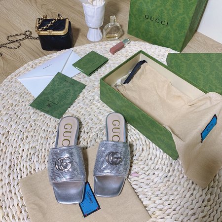 Gucci New slippers classic GG buckle