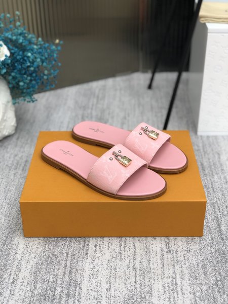 Louis Vuitton Lock It slippers Monogram metal monogram clasp