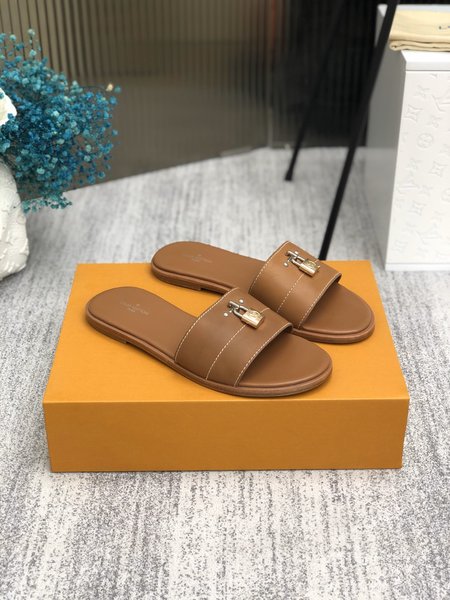 Louis Vuitton Lock It slippers Monogram metal monogram clasp