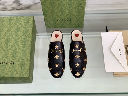 Gucci Embroidered bee slippers horsebit series cowhide inner sheepskin