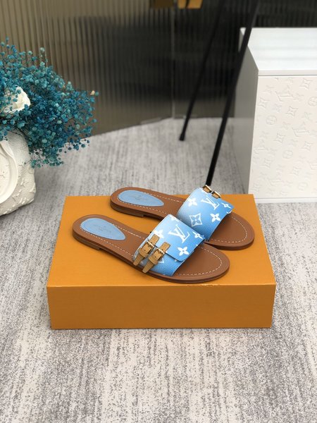 Louis Vuitton Lock It slippers Monogram metal monogram clasp